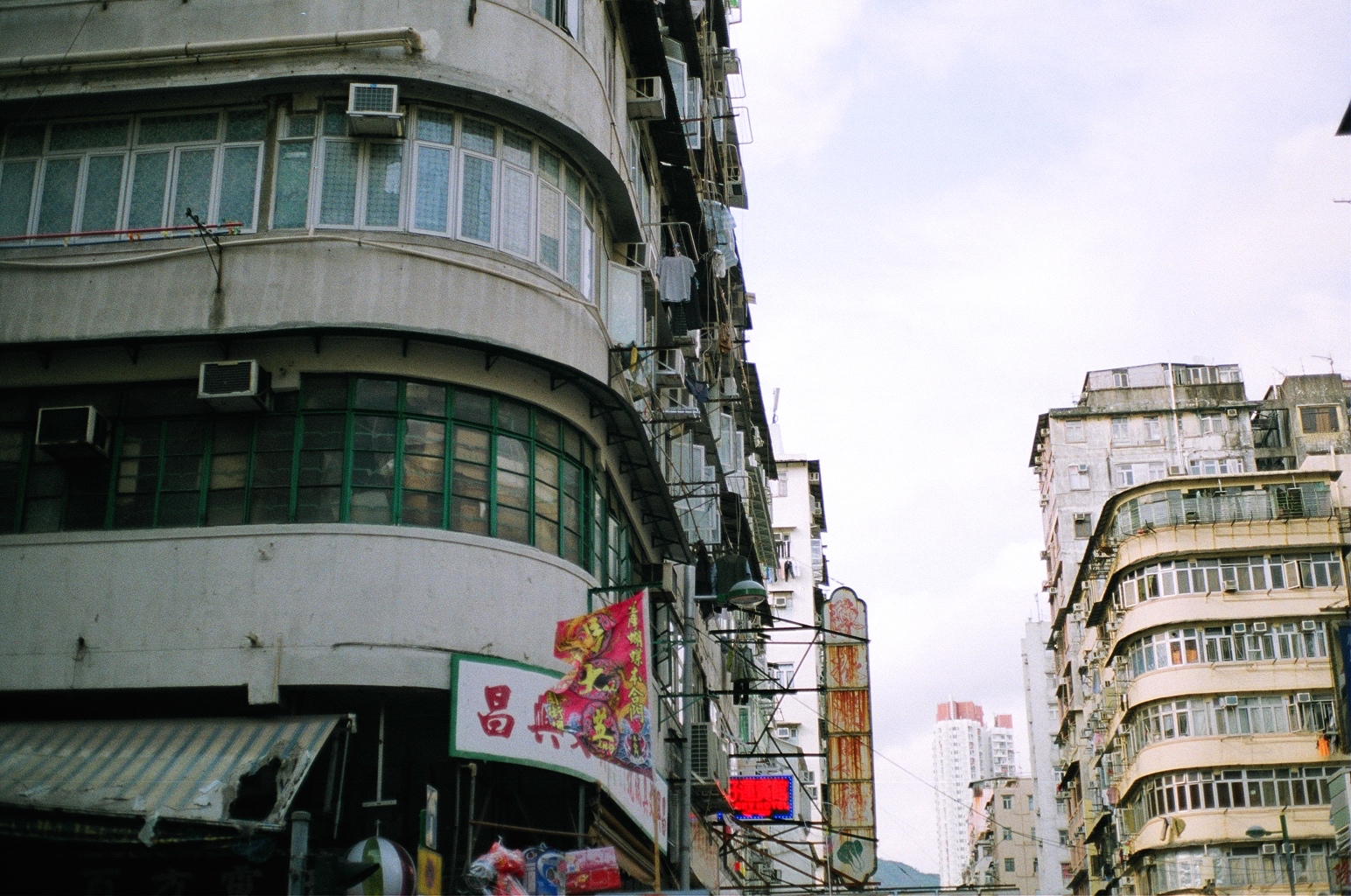 The “Disappearing” Buildings in Hong Kong (V) — Sham Shui Po Downgraded