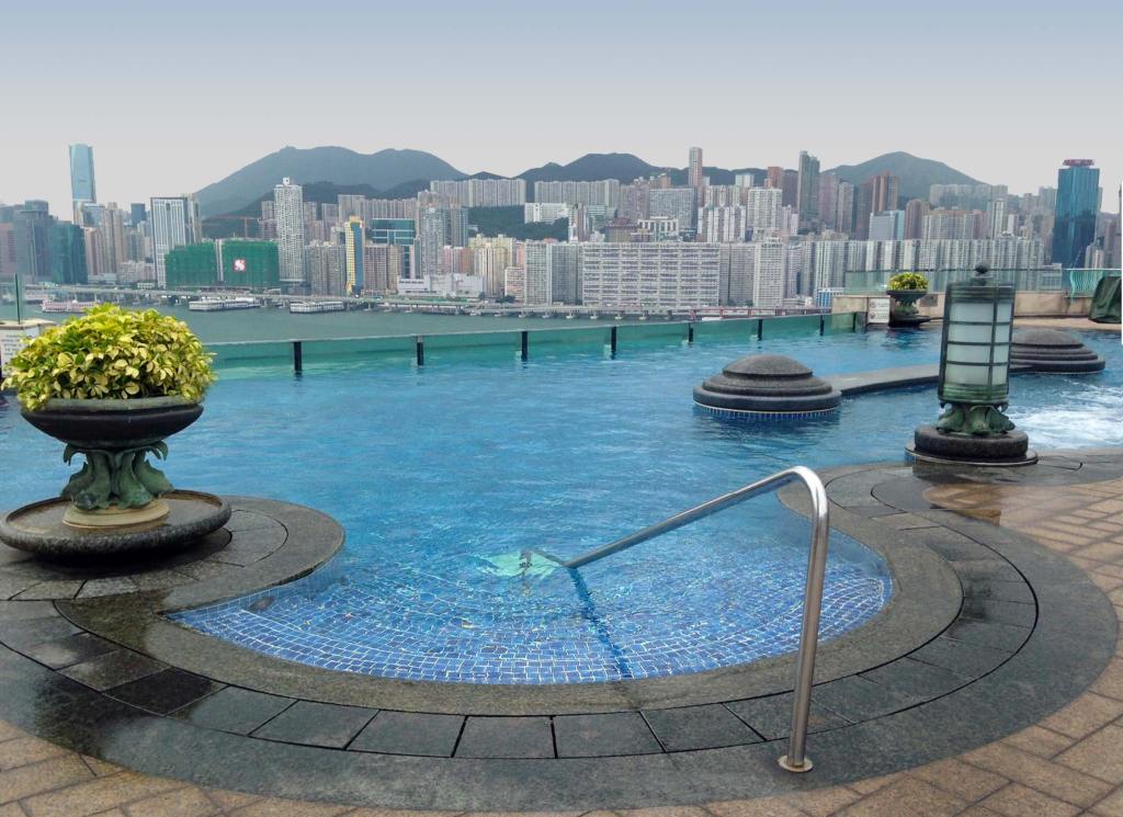 Best Hotel Swimming Pools in Hong Kong | Spacious
