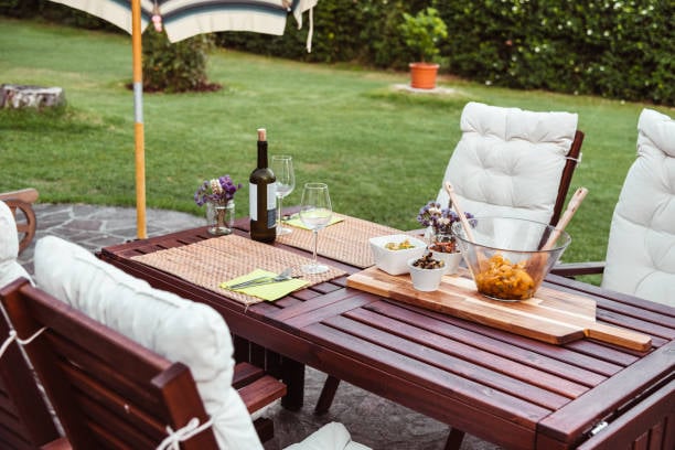 天台屋聚會桌椅